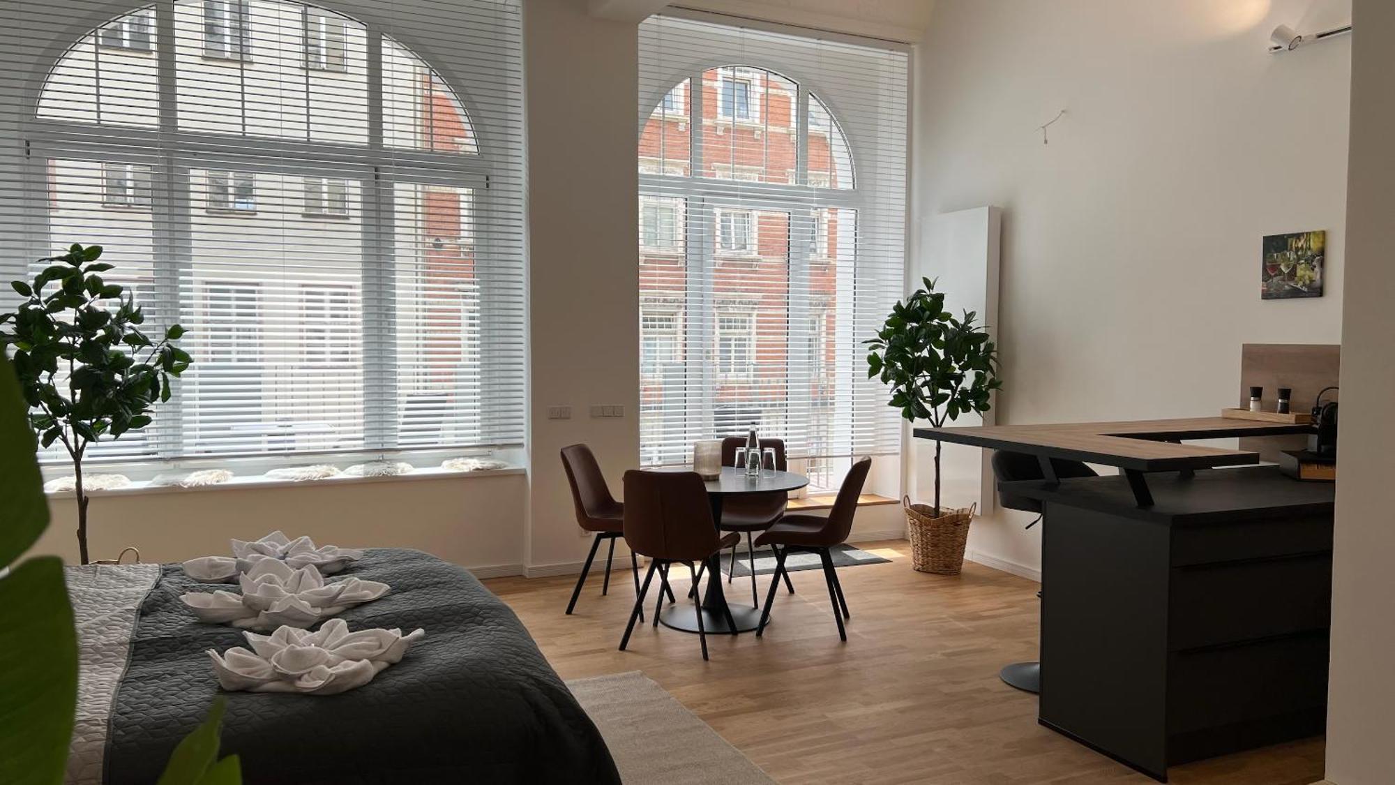 Neu! City-Loft-Apartment Im Goethe Palais I 5P I Lift I Parkplatz I Zentrum I Helios Aue  Luaran gambar