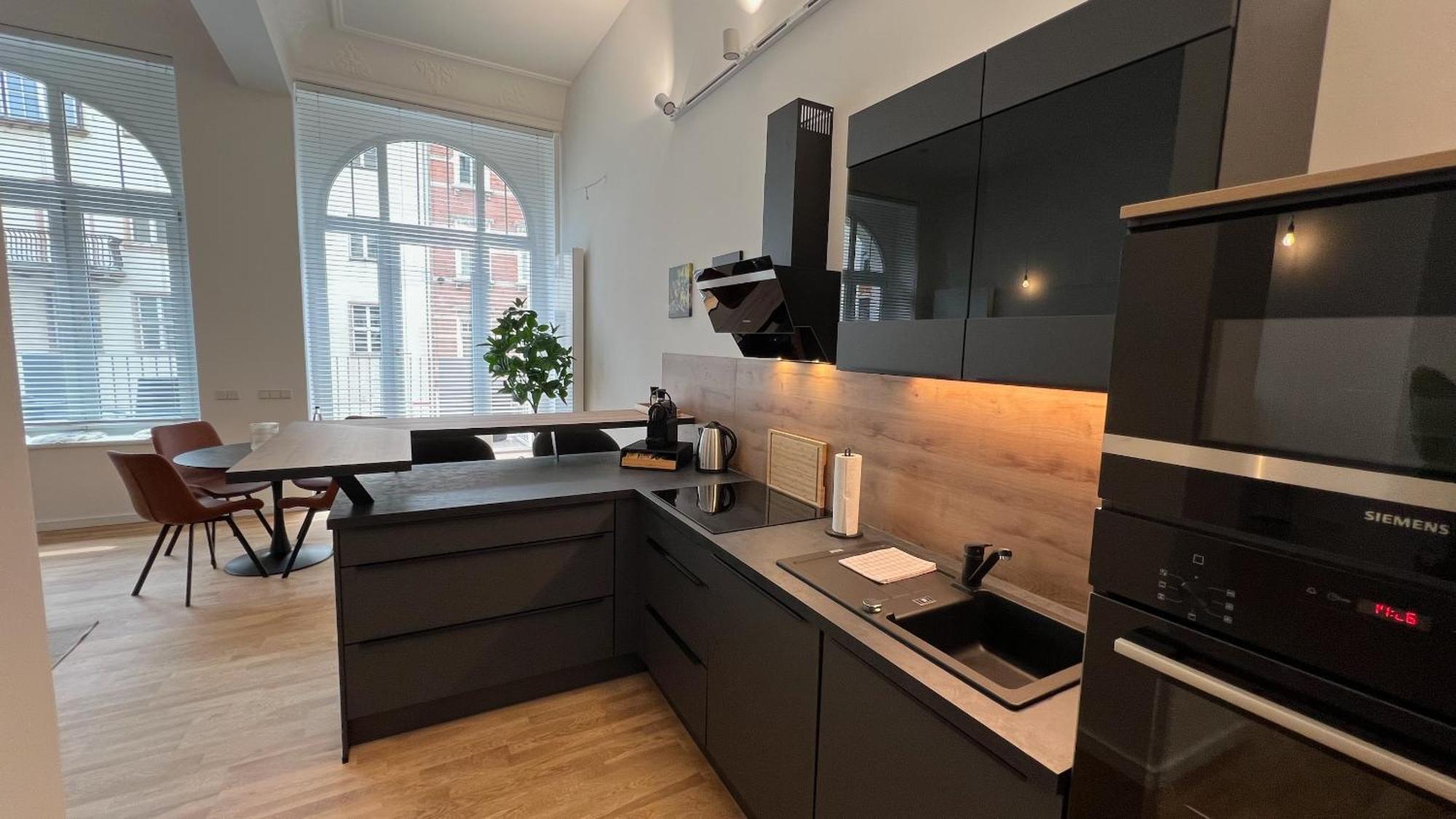 Neu! City-Loft-Apartment Im Goethe Palais I 5P I Lift I Parkplatz I Zentrum I Helios Aue  Luaran gambar